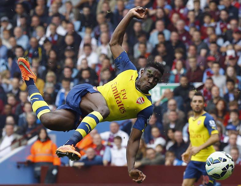 Premiere League. Il gol di Danny Welbeck durante Aston Villa-Arsenal al Villa Park di Birmingham (Reuters)